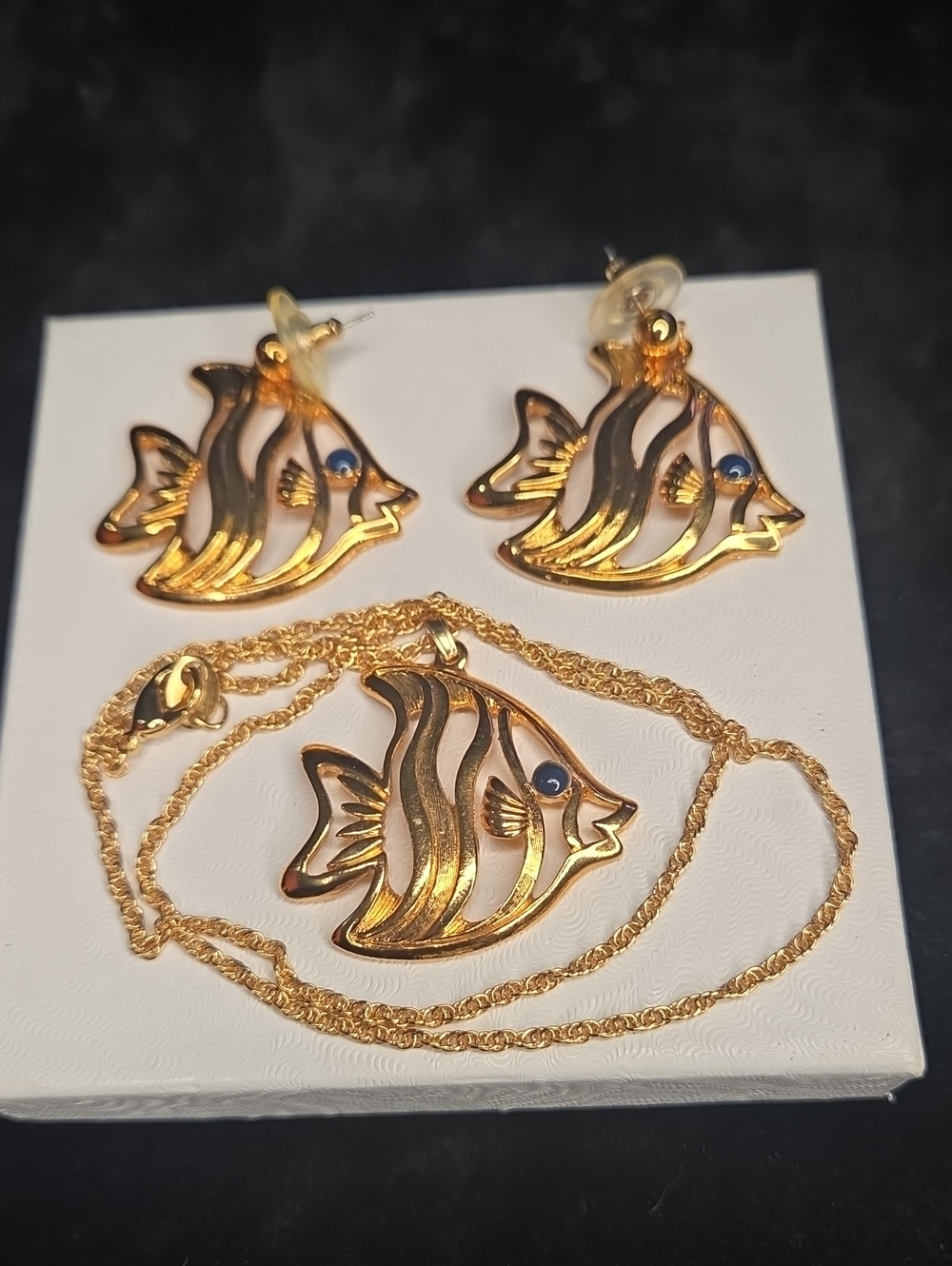 Avon Gold Tone Angel Fish Vintage Pierced Earrings & Necklace Set